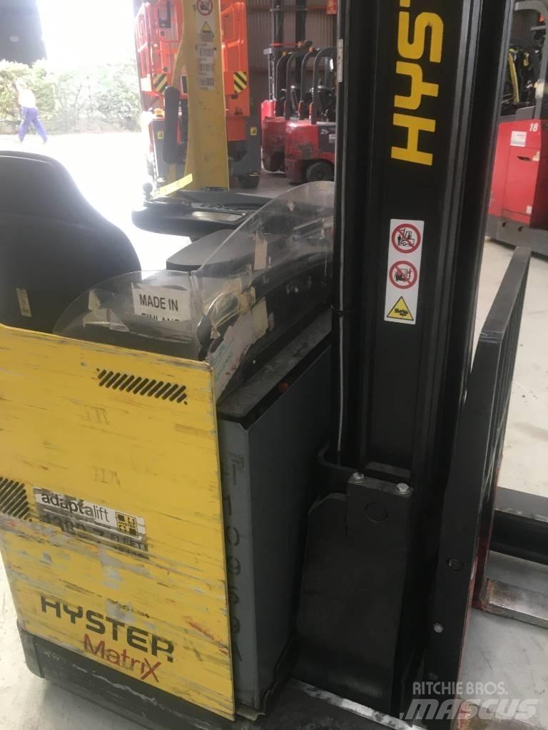 Hyster R1.6 Ретрак/ Високоповдигач с изместване на вилката напред