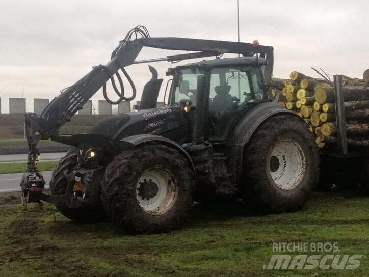 Valtra T 214 D Трактори