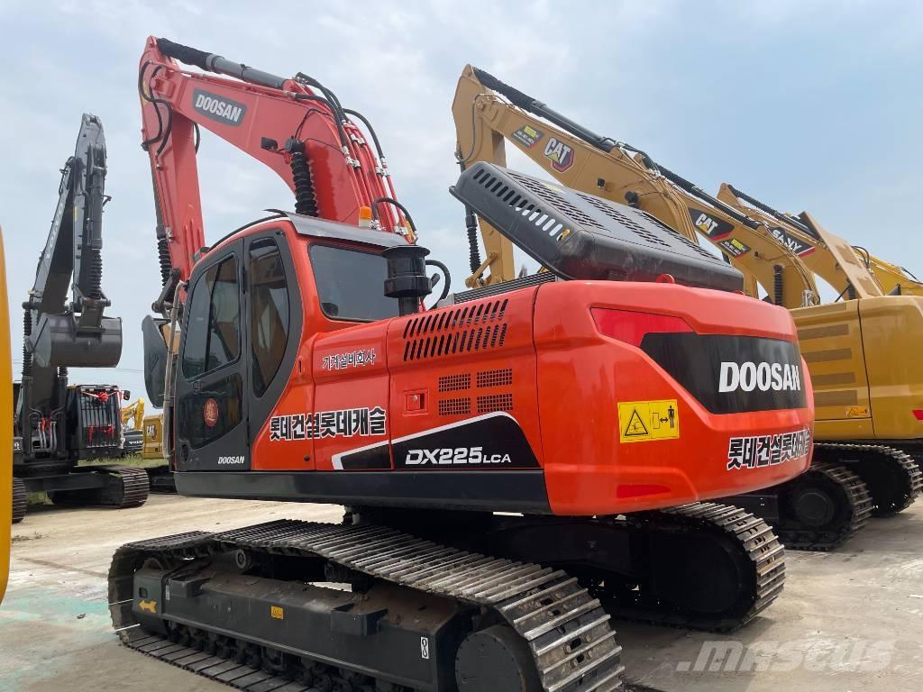 Doosan DX225LCA Верижен екскаватор
