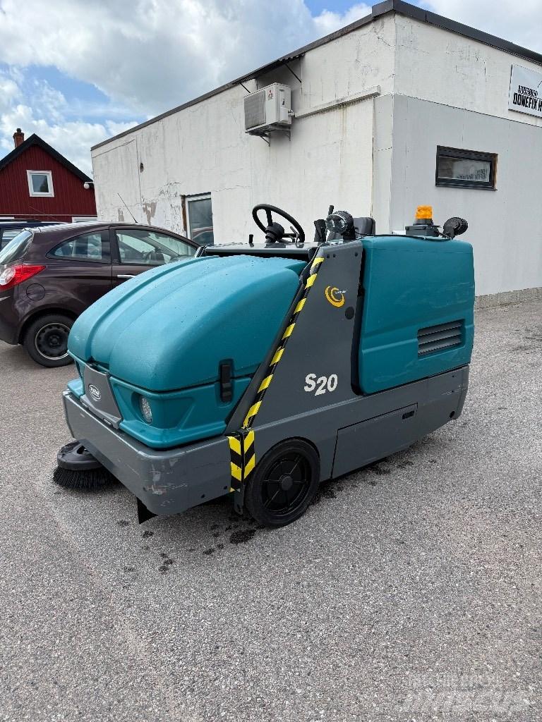 Tennant S20 Машини за почистване на закрито
