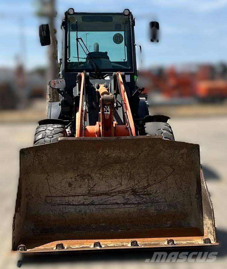 Komatsu WA 80-6 Колесни товарачи