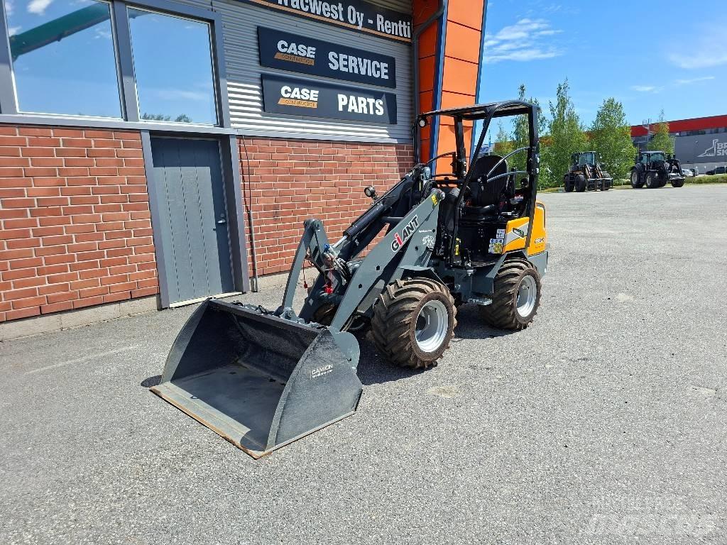 GiANT G 2300 HD Многофункционални товарачи