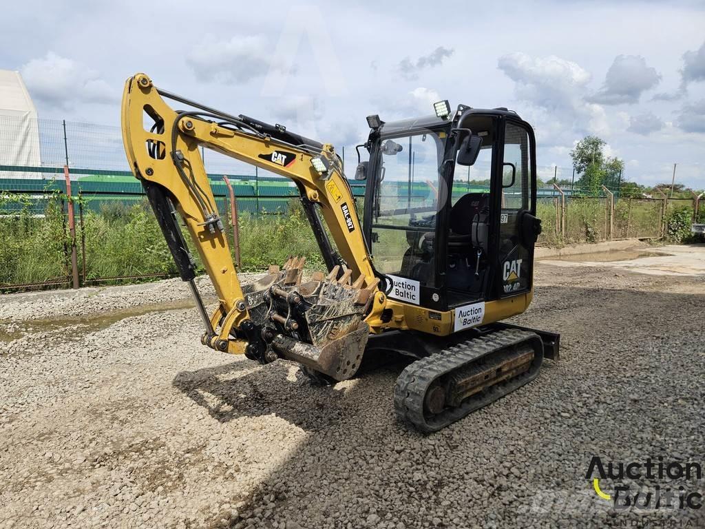 CAT 302.4 D Мини екскаватори < 7 т