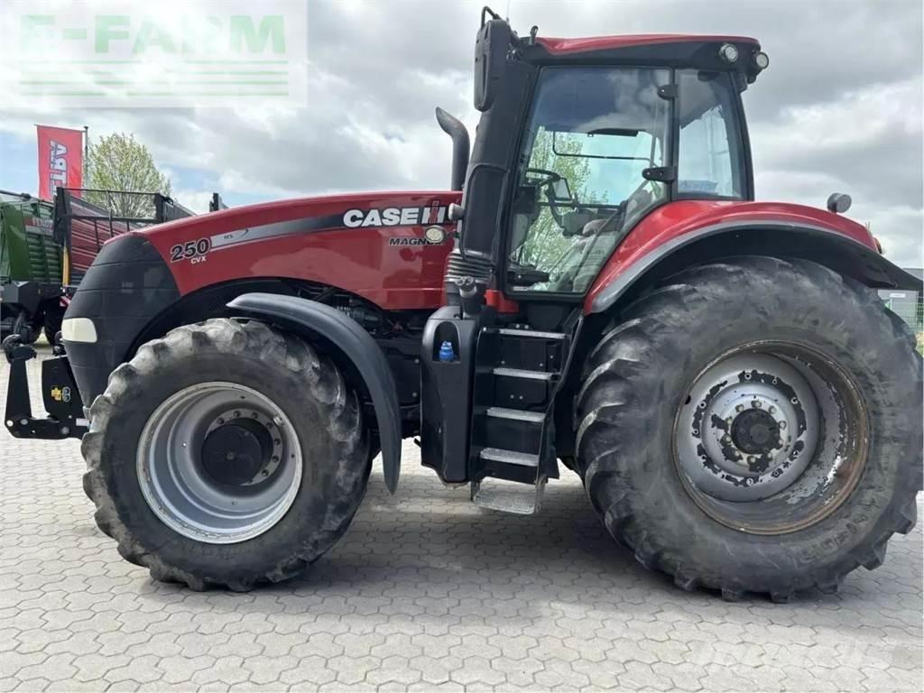 Case IH cvx 310 Трактори