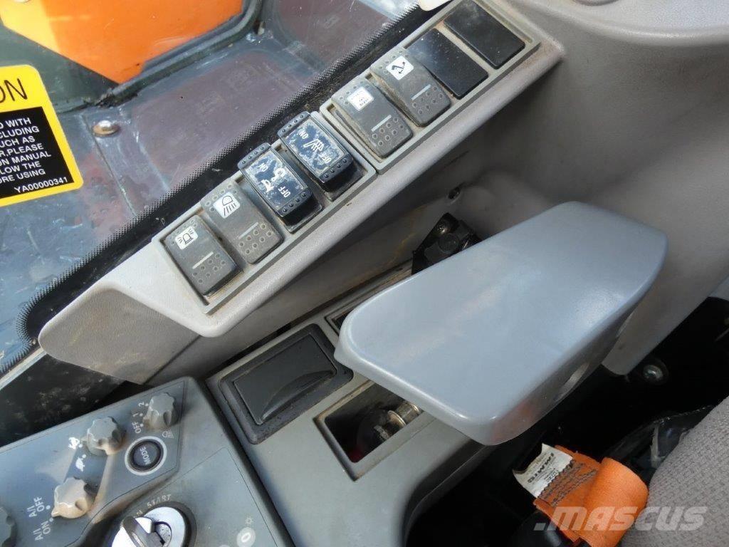Hitachi 85 Zaxis USB Средни екскаватори 7т - 12т