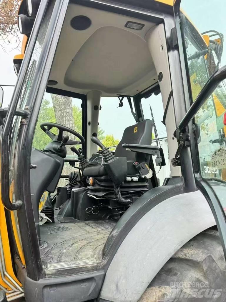 JCB 3 CX ECO Товарач със заден ексватор