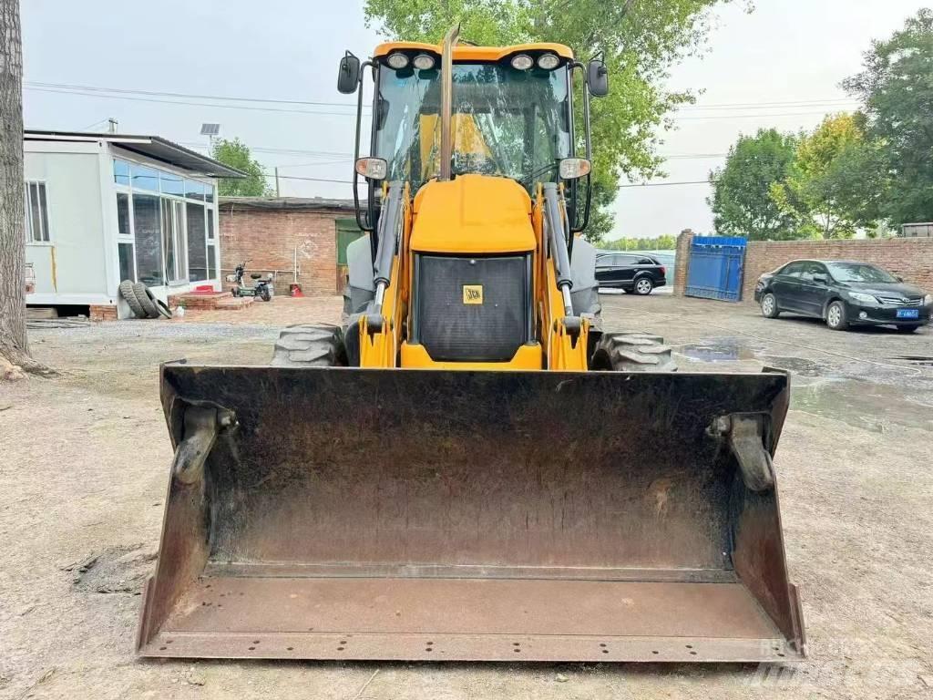 JCB 3 CX ECO Товарач със заден ексватор
