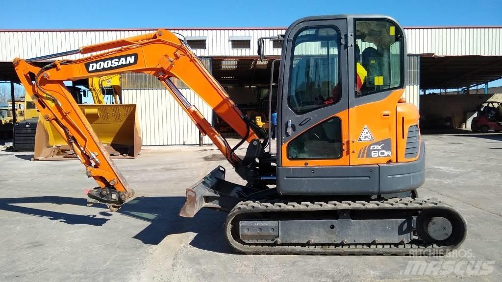 Doosan DX 60 R Мини екскаватори < 7 т