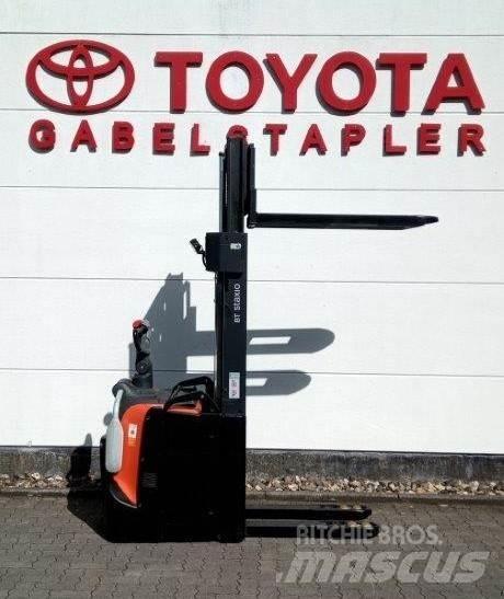 Toyota SPE140L Колички високоповдигачи с теглич