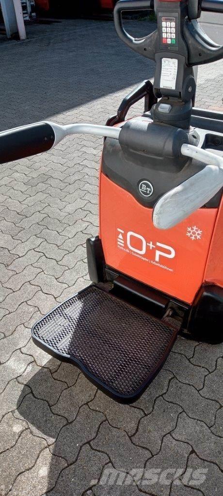 Toyota SPE140L Самоходни товарачи