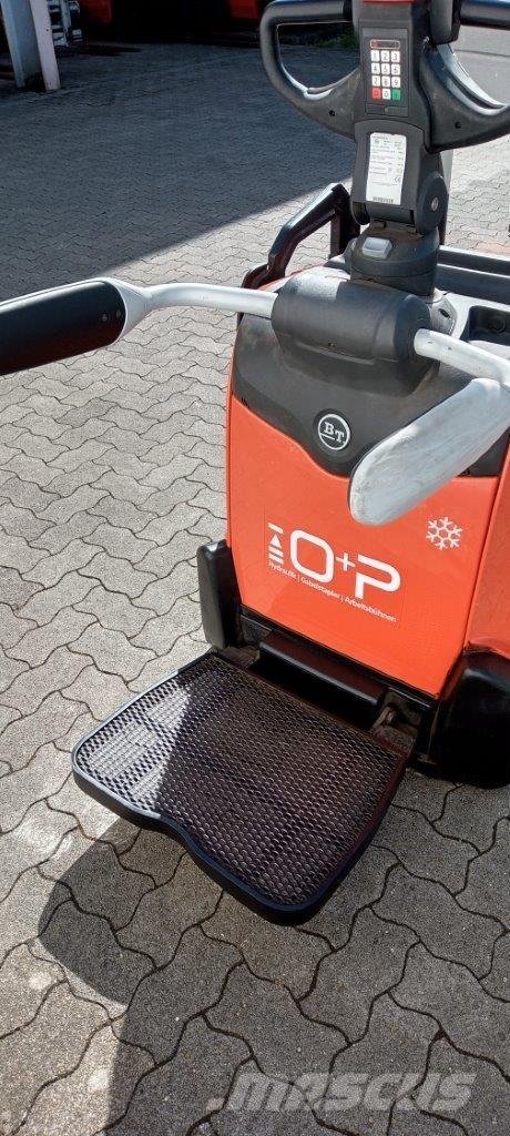 Toyota SPE140L Самоходни товарачи