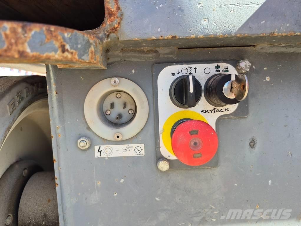 SkyJack SJ 4632 Ножични работни платформи