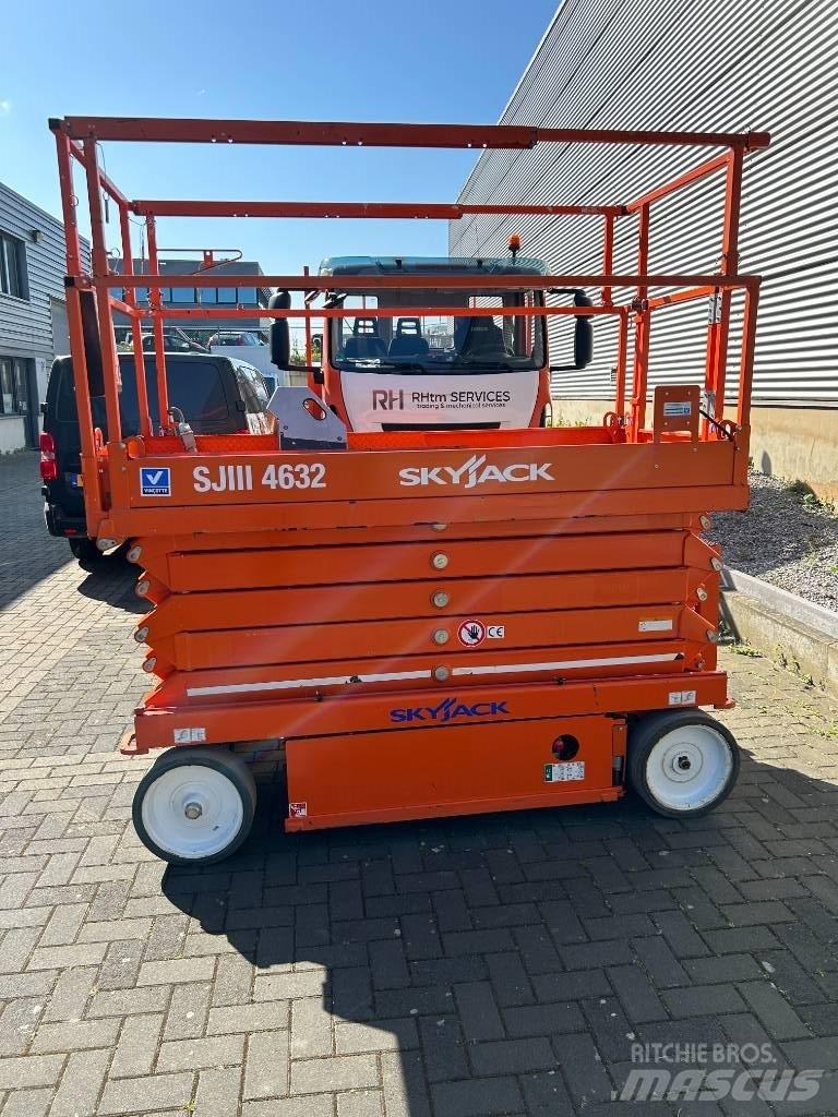 SkyJack SJ III 4632 Ножични работни платформи