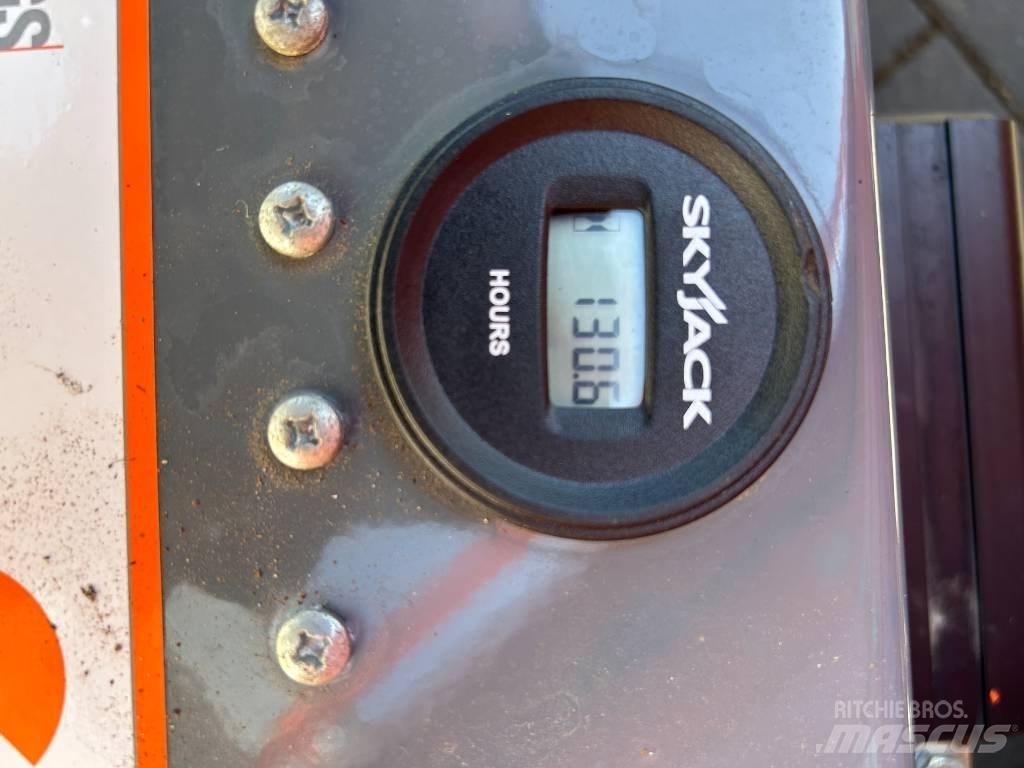 SkyJack SJ III 4632 Ножични работни платформи