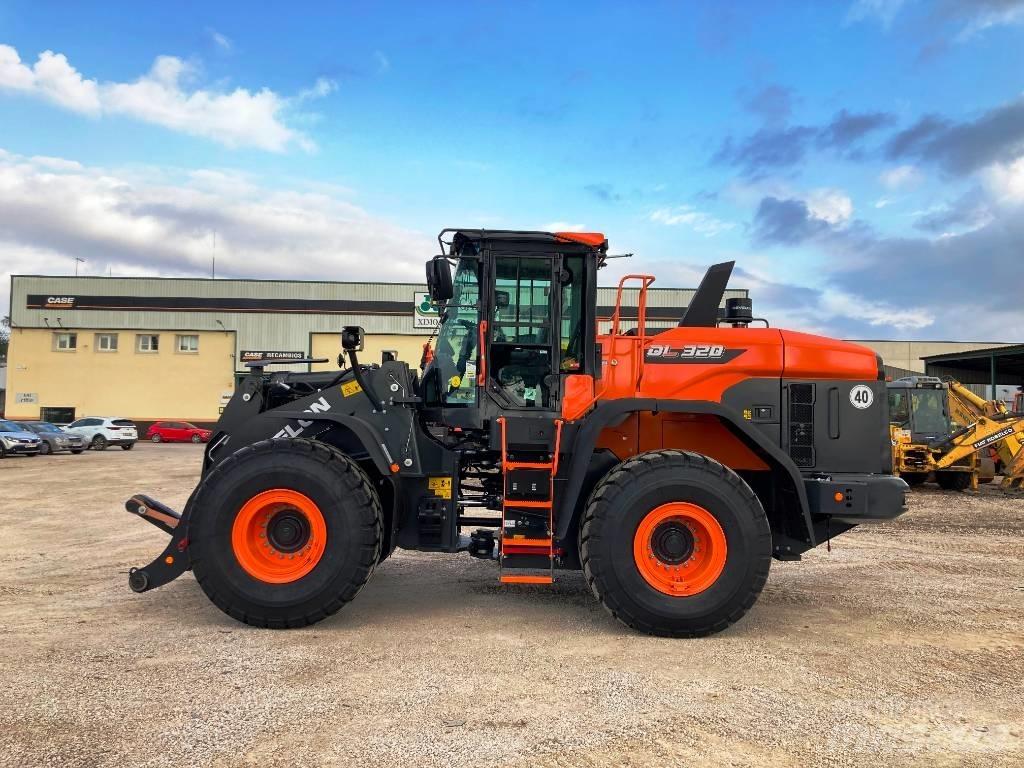 Develon DL 320-7 Колесни товарачи