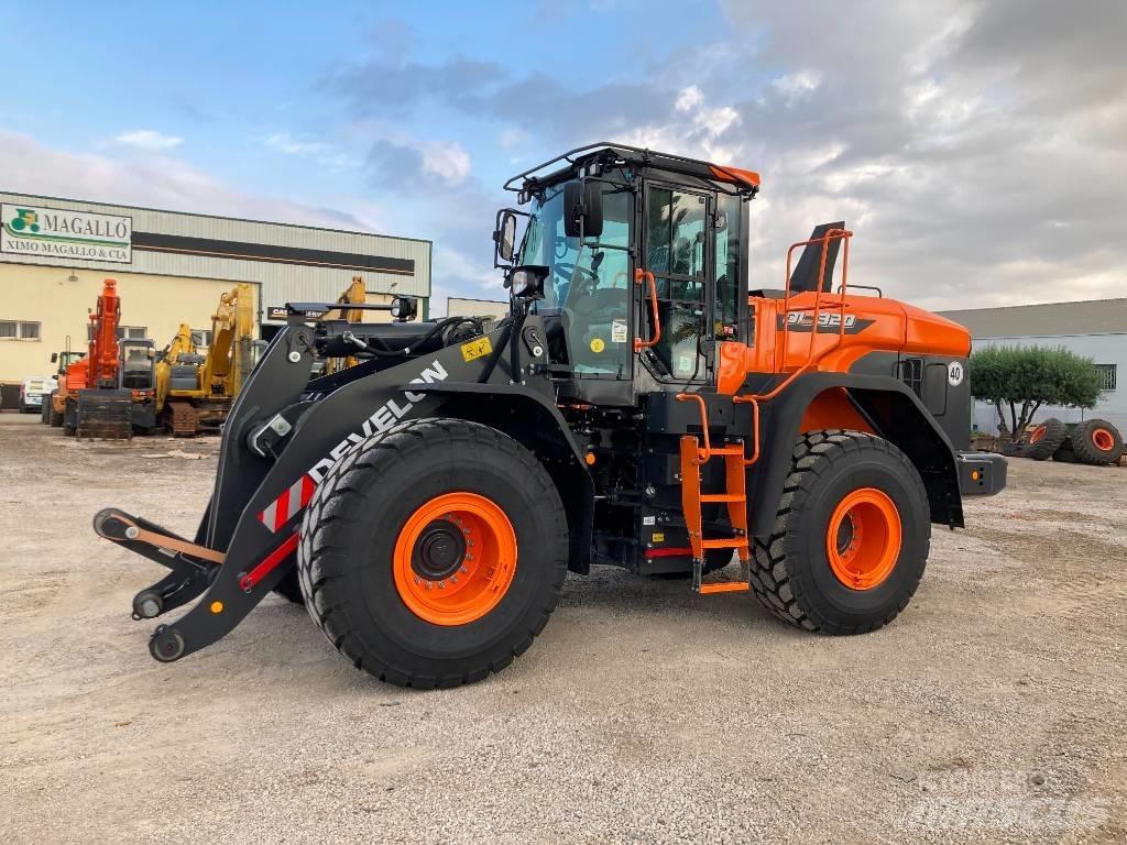 Develon DL 320-7 Колесни товарачи