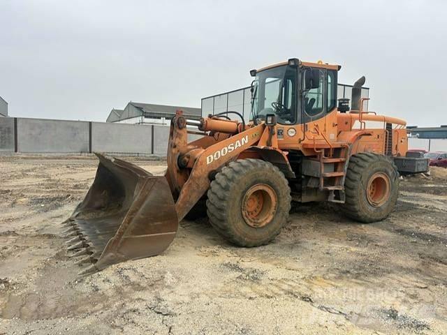 Doosan DL 300 Колесни товарачи