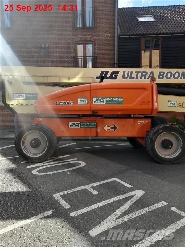 JLG 1250 AJP Съчленени стрелови подемници