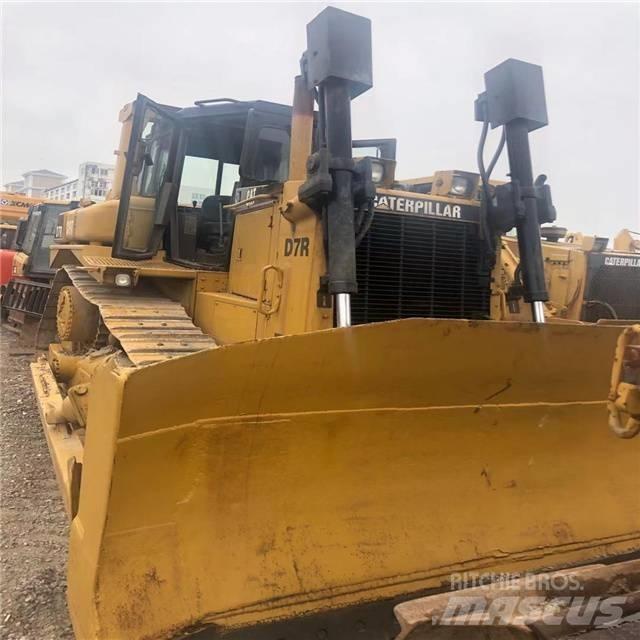 CAT D 7 R Верижни булдозери
