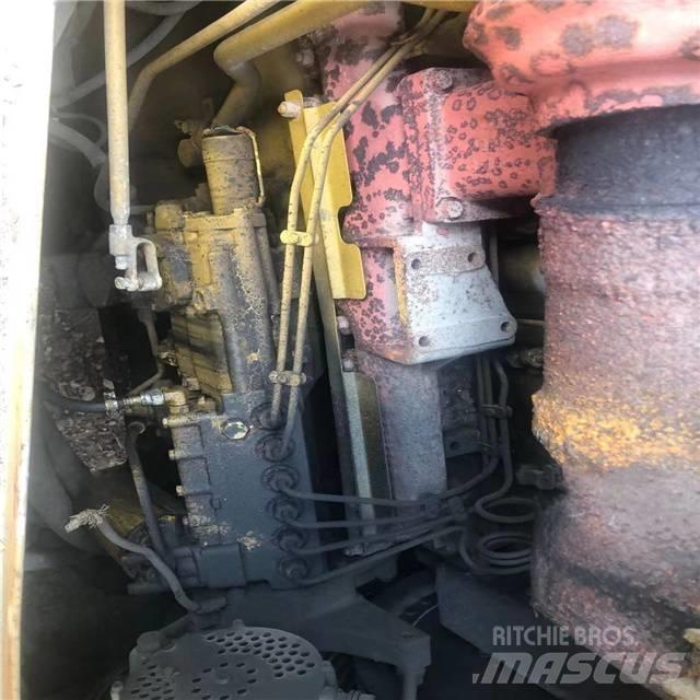 CAT D 7 R Верижни булдозери
