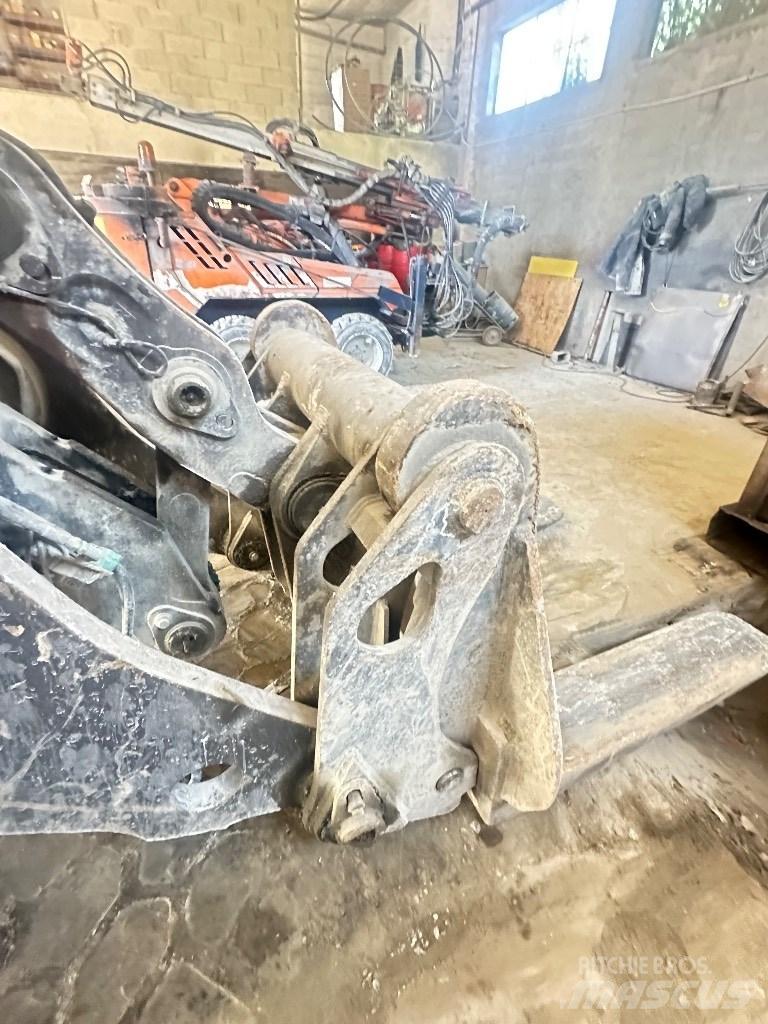 Volvo L 220 E Колесни товарачи