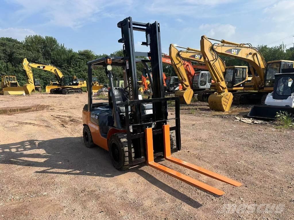 Toyota 30 Forklift Дизелови камиони