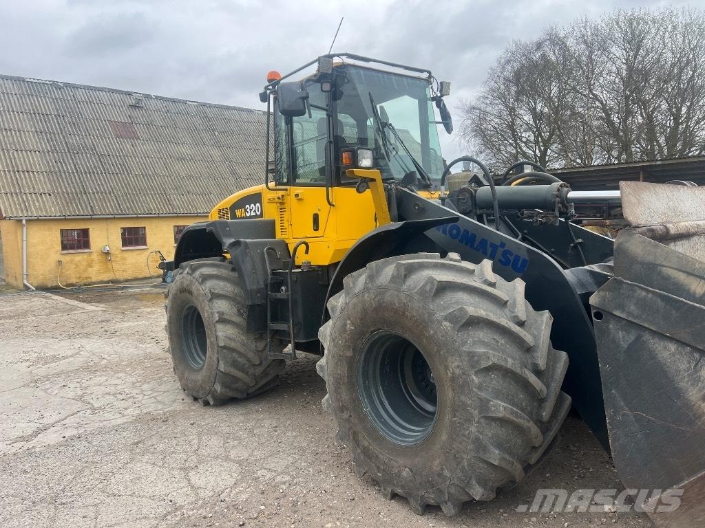 Komatsu WA 320-5 Колесни товарачи