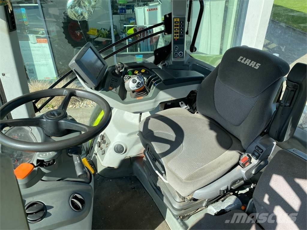 CLAAS AXION 810 Трактори