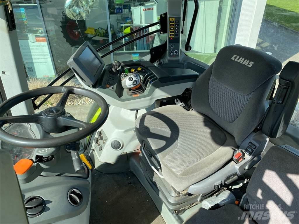CLAAS AXION 810 Трактори