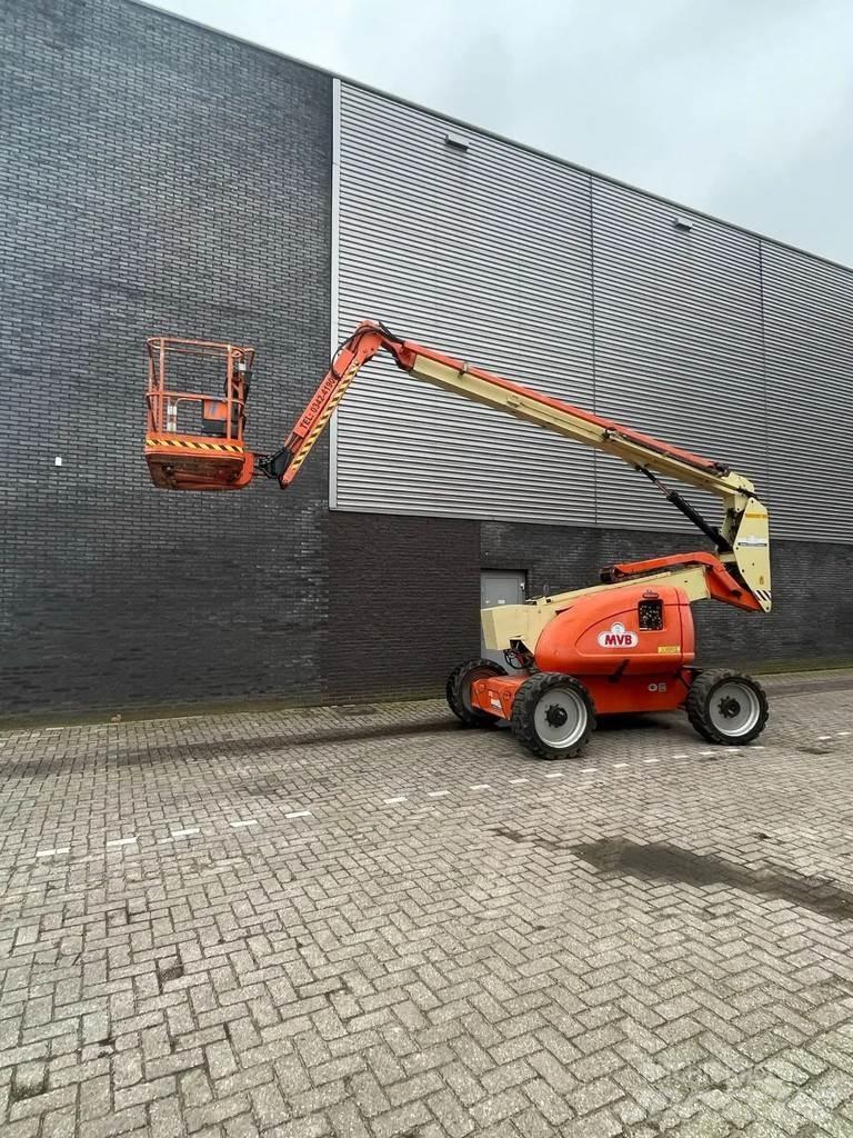 JLG 600AJ Телескопични повдигачи
