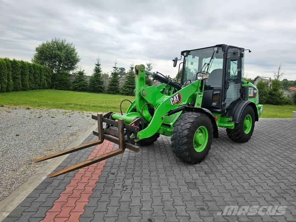 CAT 906 M Колесни товарачи