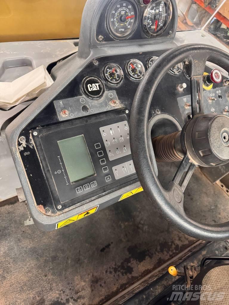 CAT RM 300 Рециклатори на асфалт