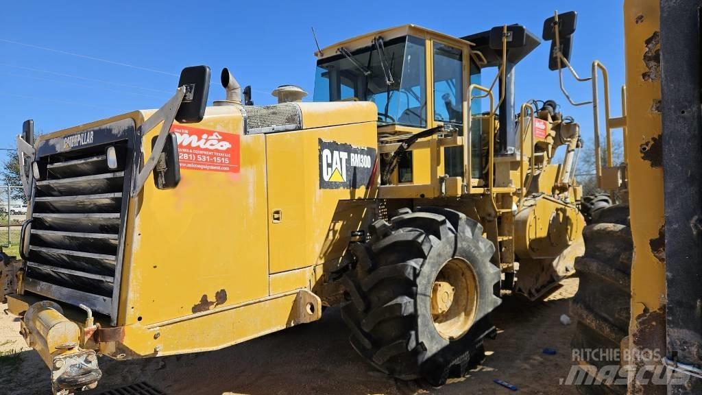 CAT RM 300 Рециклатори на асфалт