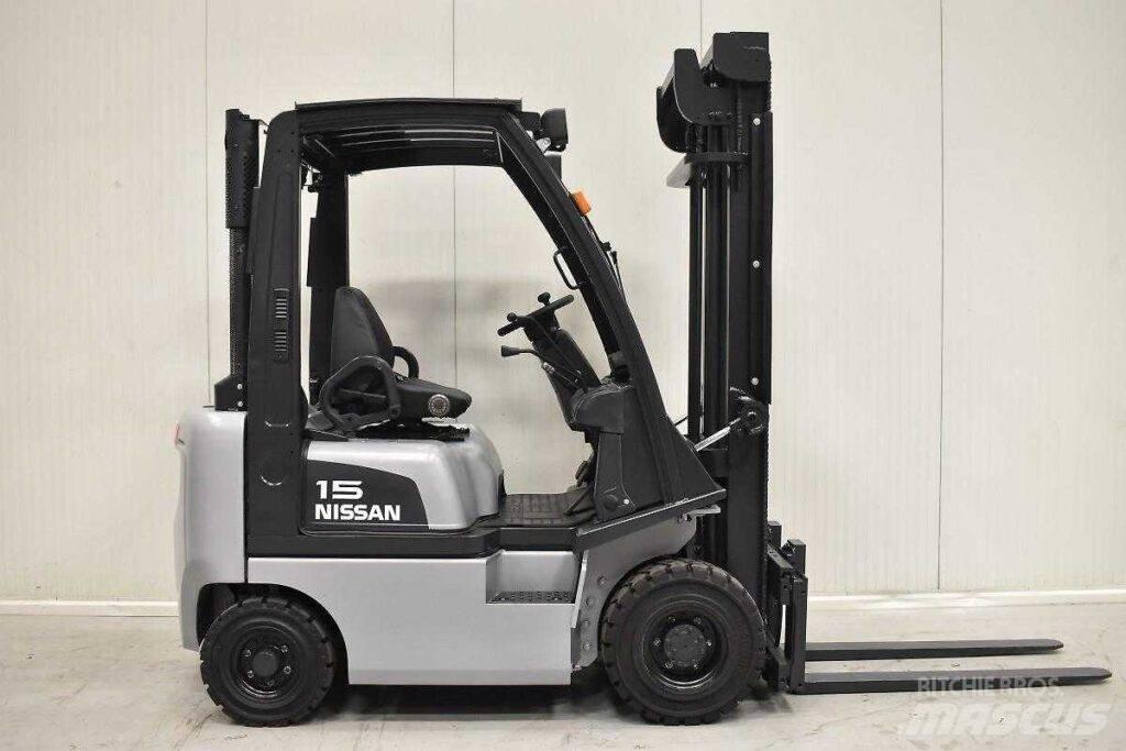 Nissan FD01A18Q Дизелови камиони