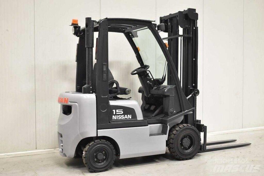 Nissan FD01A18Q Дизелови камиони
