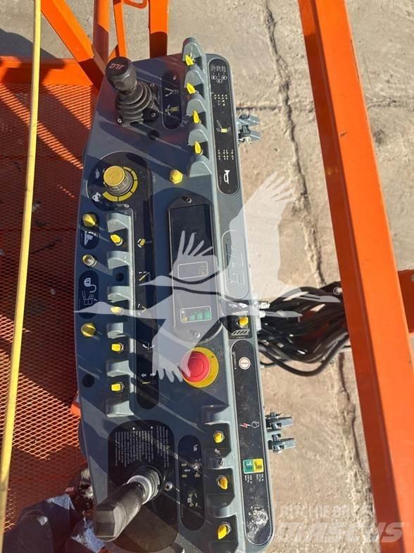 JLG 1350SJP Телескопични повдигачи
