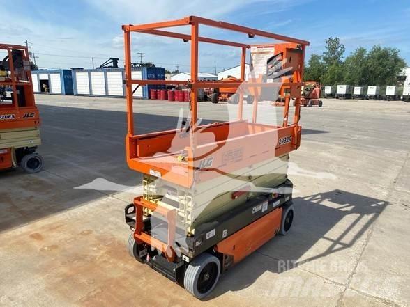 JLG 1932R Ножични работни платформи