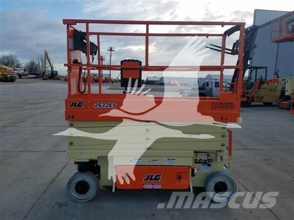 JLG 2632ES Ножични работни платформи