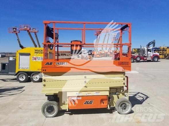 JLG 2632ES Ножични работни платформи