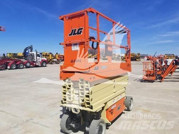 JLG 2632ES Ножични работни платформи