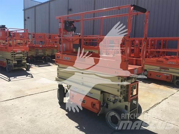 JLG 2632ES Ножични работни платформи