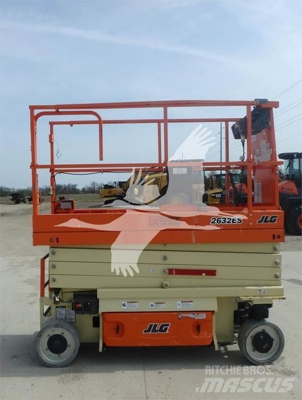 JLG 2632ES Ножични работни платформи