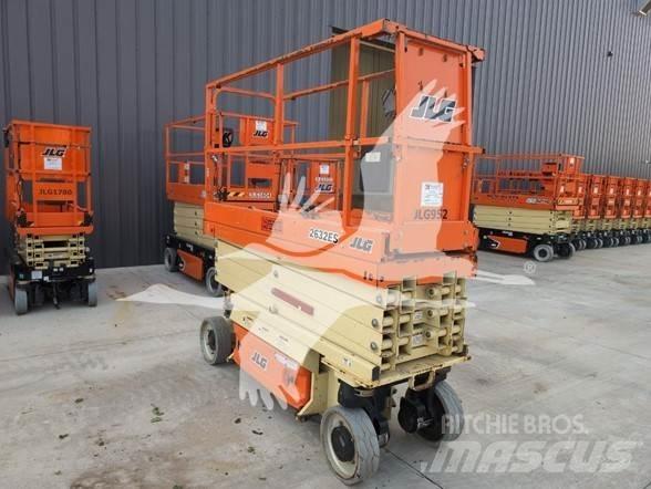 JLG 2632ES Ножични работни платформи