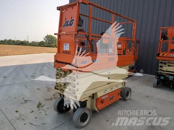 JLG 2632ES Ножични работни платформи