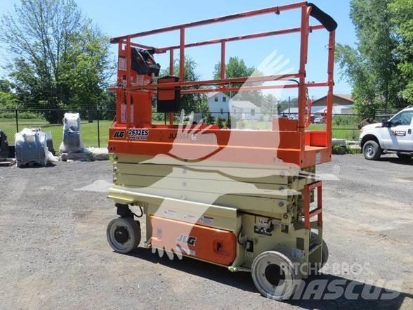 JLG 2632ES Ножични работни платформи