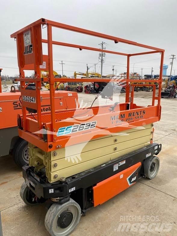 JLG 2632ES Ножични работни платформи