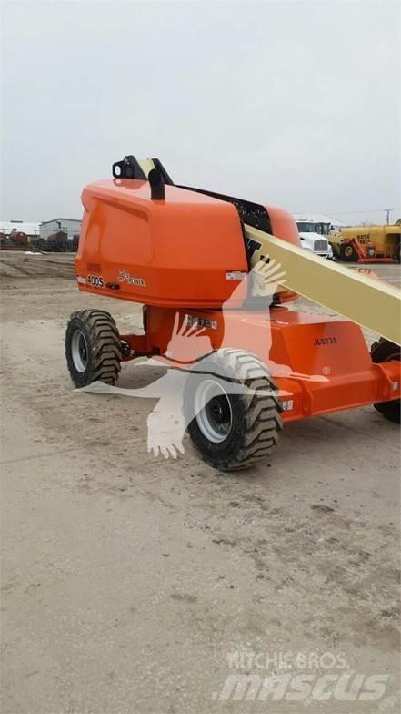 JLG 400S Телескопични повдигачи
