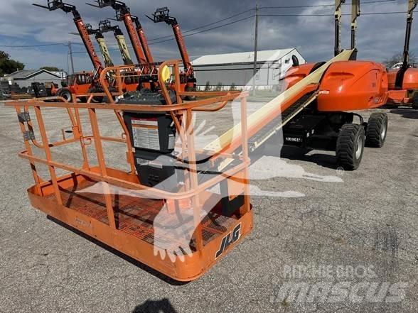 JLG 400S Телескопични повдигачи
