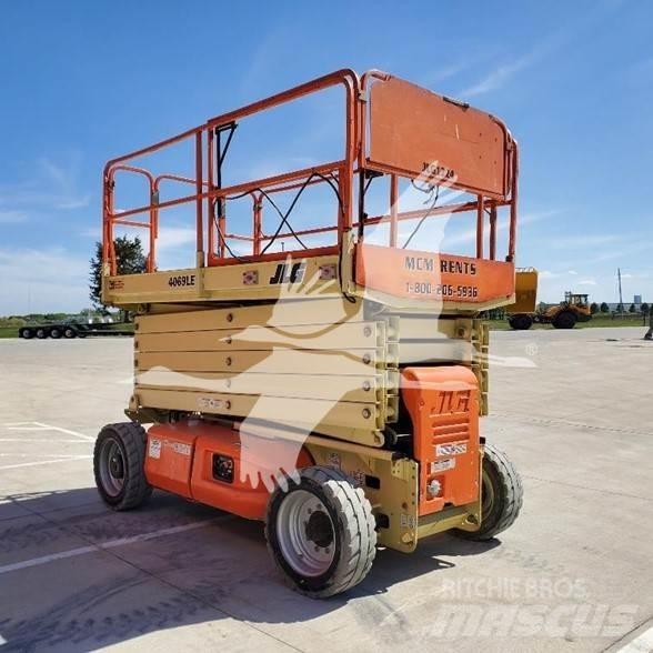 JLG 4069LE Ножични работни платформи