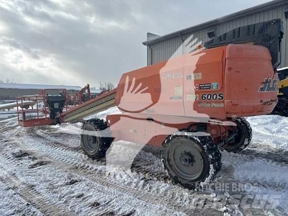 JLG 600S Телескопични повдигачи
